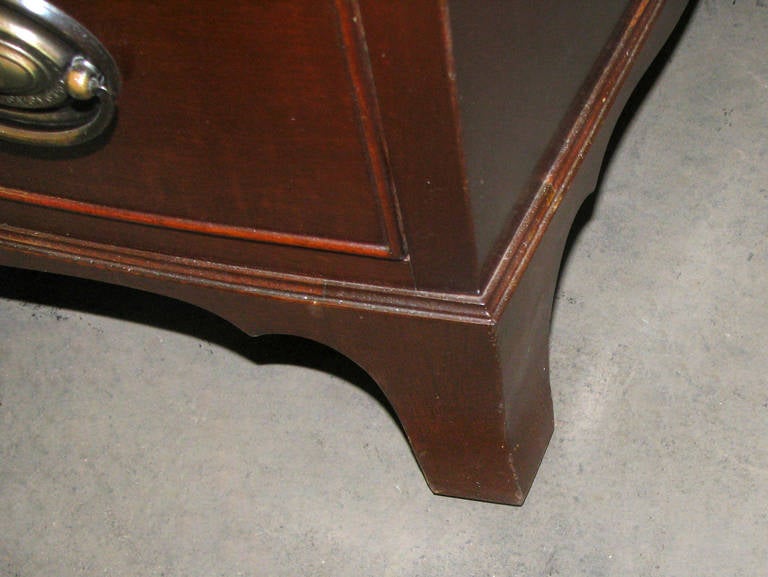 American 1930s Mahogany Hepplewhite Style Chest, Dresser with Curved Front