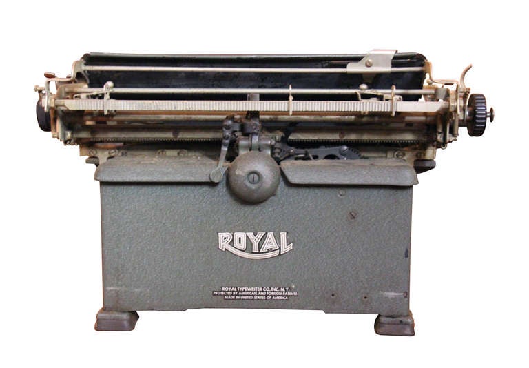royal typewriter 1940s