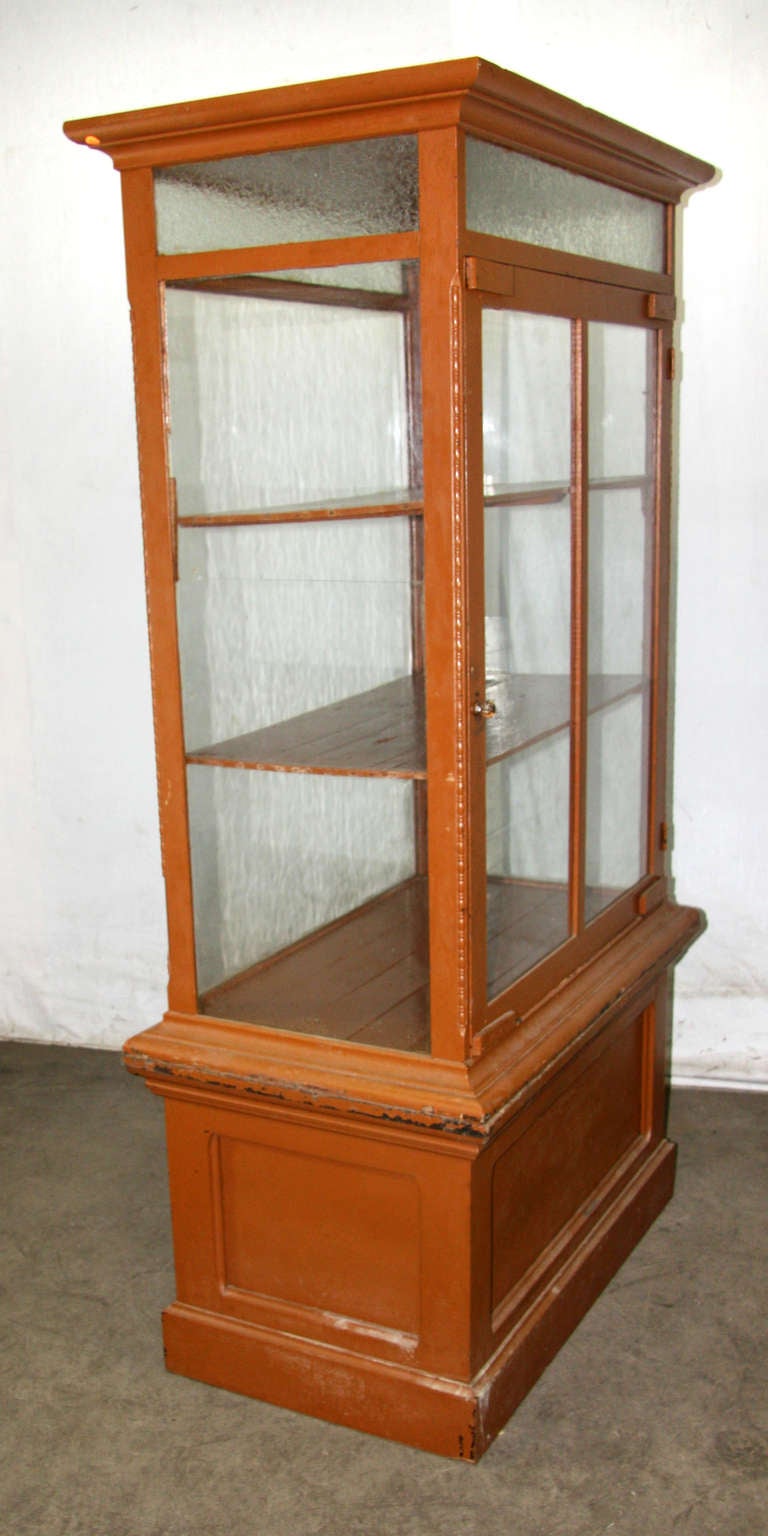 Early 20th Century Antique Cabinet Display 1