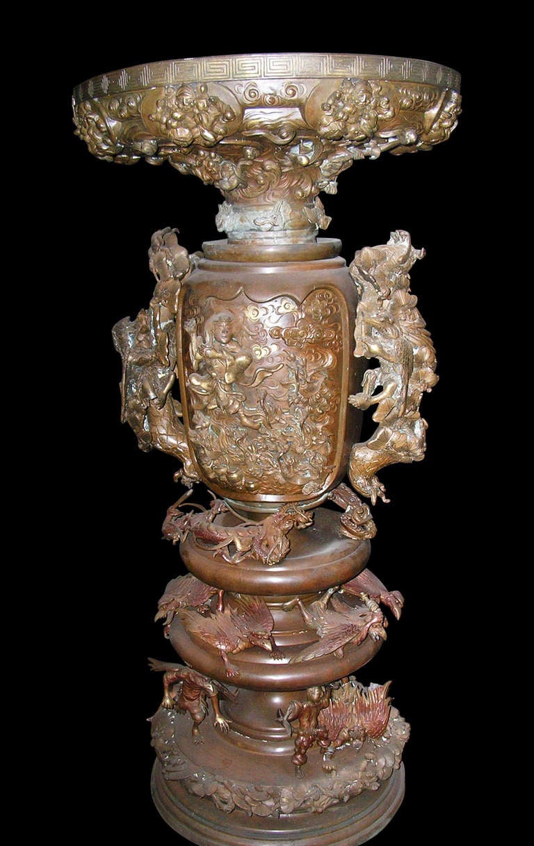 Pair of Bronze Japanese Urns For Sale at 1stdibs