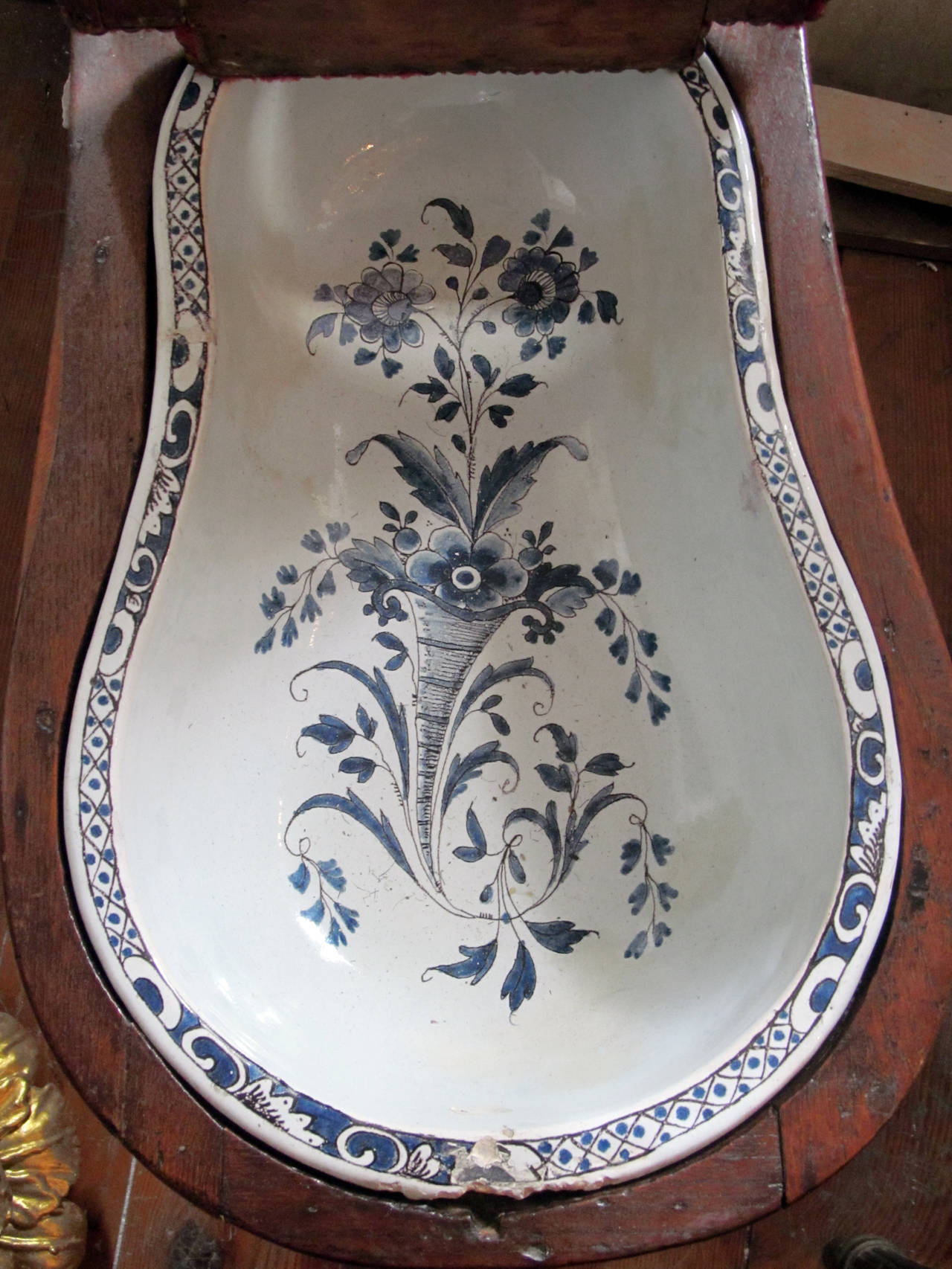 chamber pot cupboard