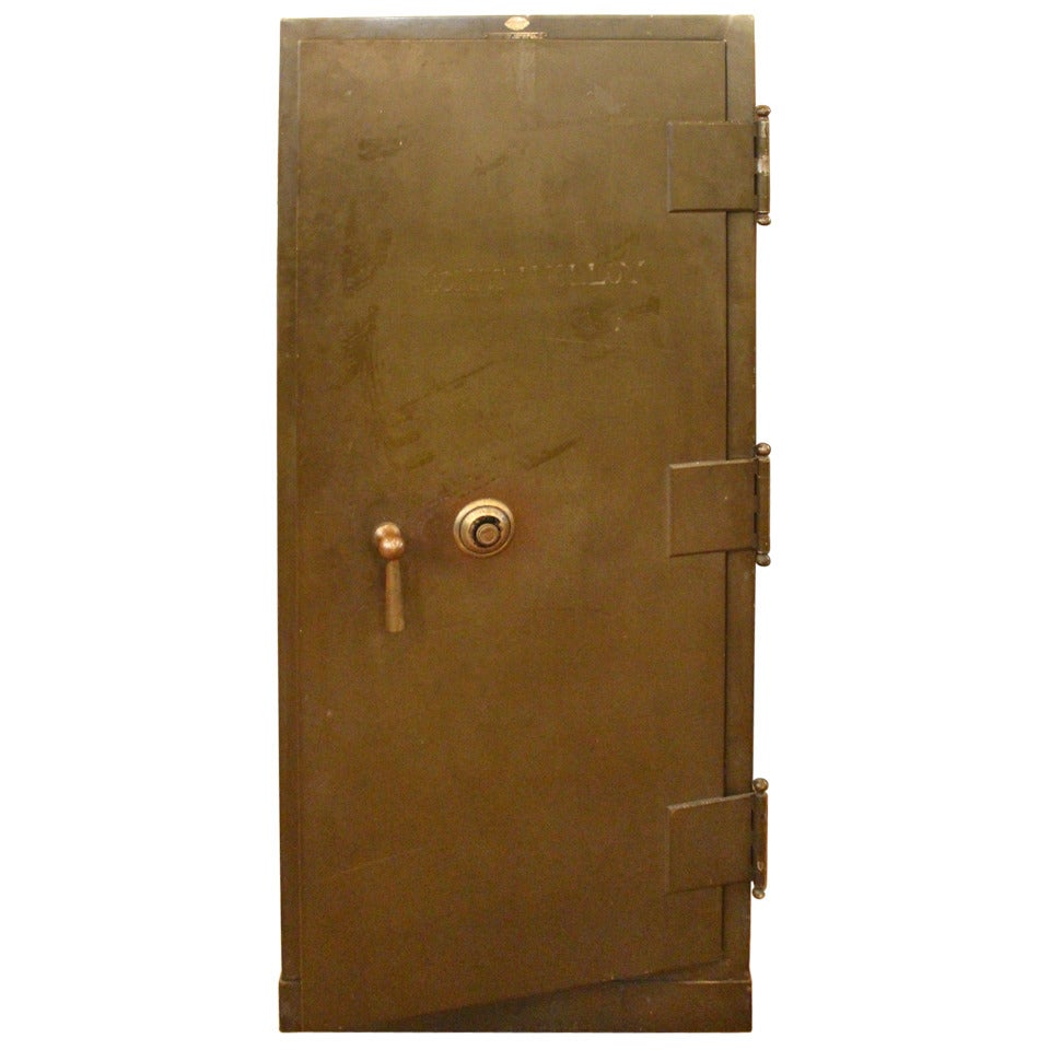 Art Metal Standing Safe