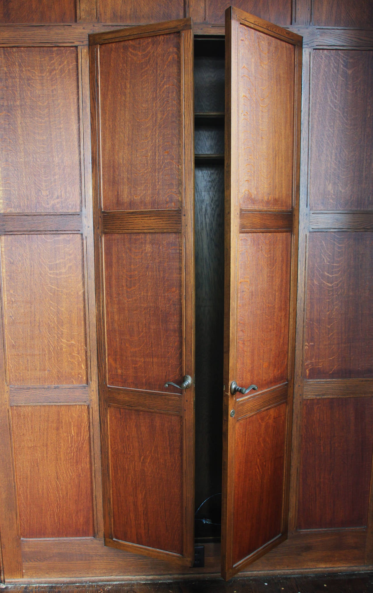 1905 Recessed Solid English Oak Paneled Room from Two Rivers, WI 1