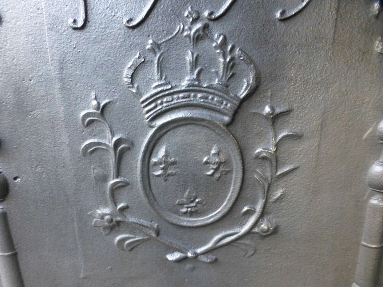 Moulage Grande plaque de cheminée / crédence avec armoiries de France avec piliers, datée de 1779 en vente