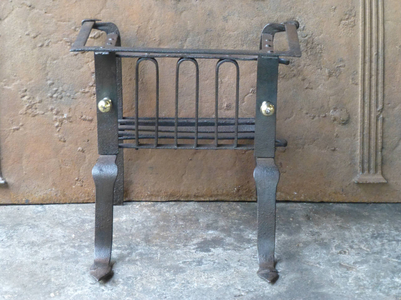We always have a nice collection of antique fireplace grates - fireplace baskets in stock that can be ordered on line. 