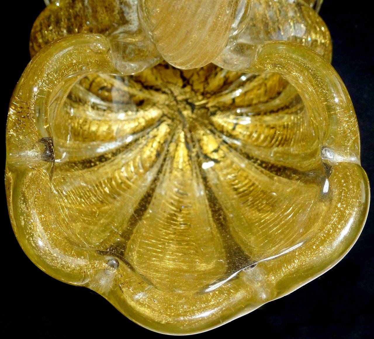 Hand-Crafted Ercole Barovier Toso Murano Gold Flecks Italian Art Glass Flower Basket Vase