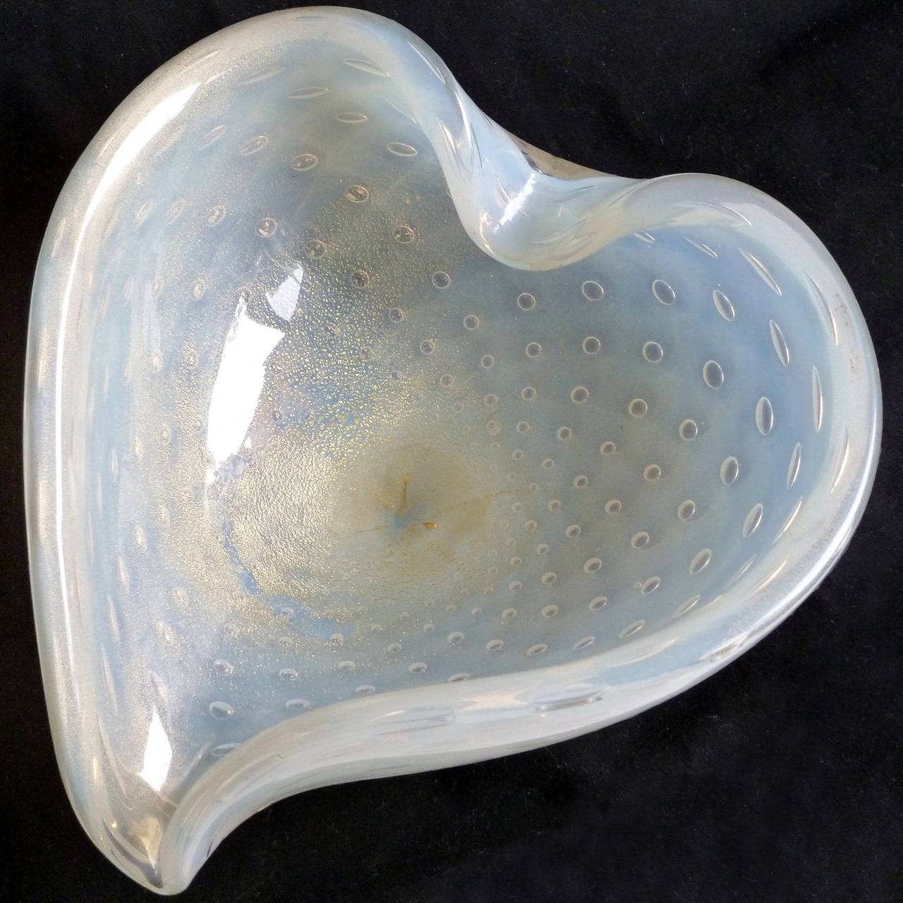 Mid-Century Modern Murano Gold Flecks, Opalescent and Bubbles Italian Art Glass Heart Bowl