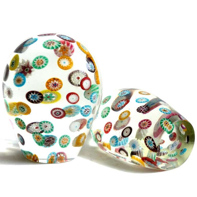 Ensemble de sculptures de serre-livres en verre d'art italien Fratelli Toso Murano en forme de fleur Millefiori Excellent état à Kissimmee, FL