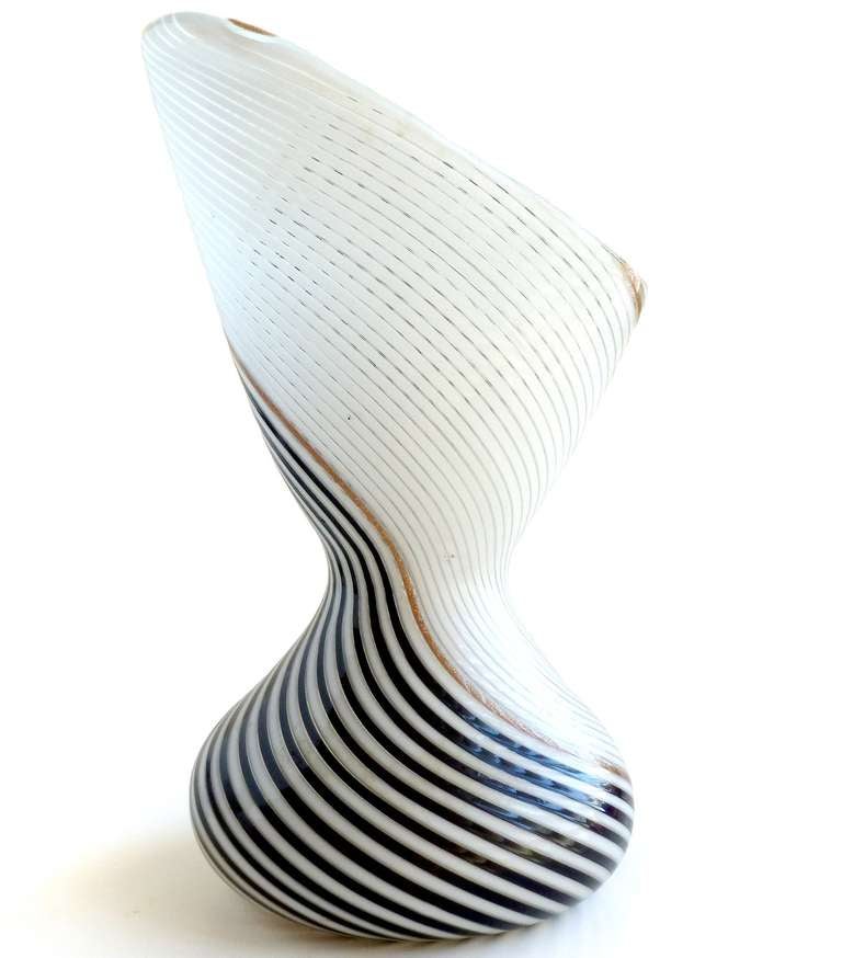 Mid-20th Century Murano Dino Martens for Aureliano Toso Black White Italian Art Glass Vase Bowl