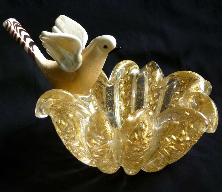 Ercole Barovier Toso Murano Gold Flecks Italian Art Glass Bird on Flower Bowl In Excellent Condition In Kissimmee, FL