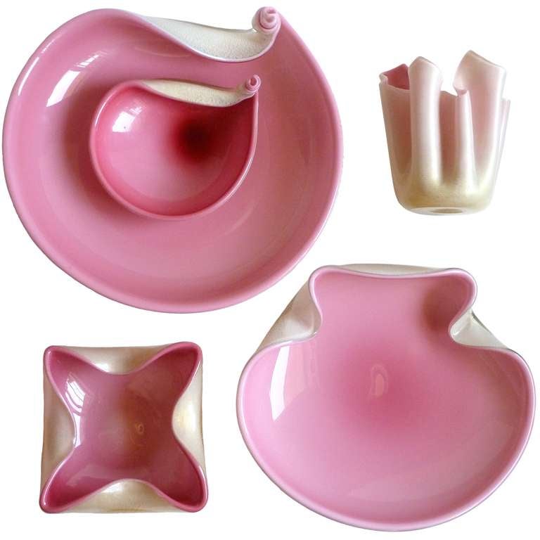 FREE Shipping Worldwide! See details below description.

Murano Hand Blown Pink and Gold Flecks Art Glass Centerpiece, Bowls and Fazzoletto Vase Set. Documented to the Seguso Vetri D' Arte company, with the Vase still retaining the original label