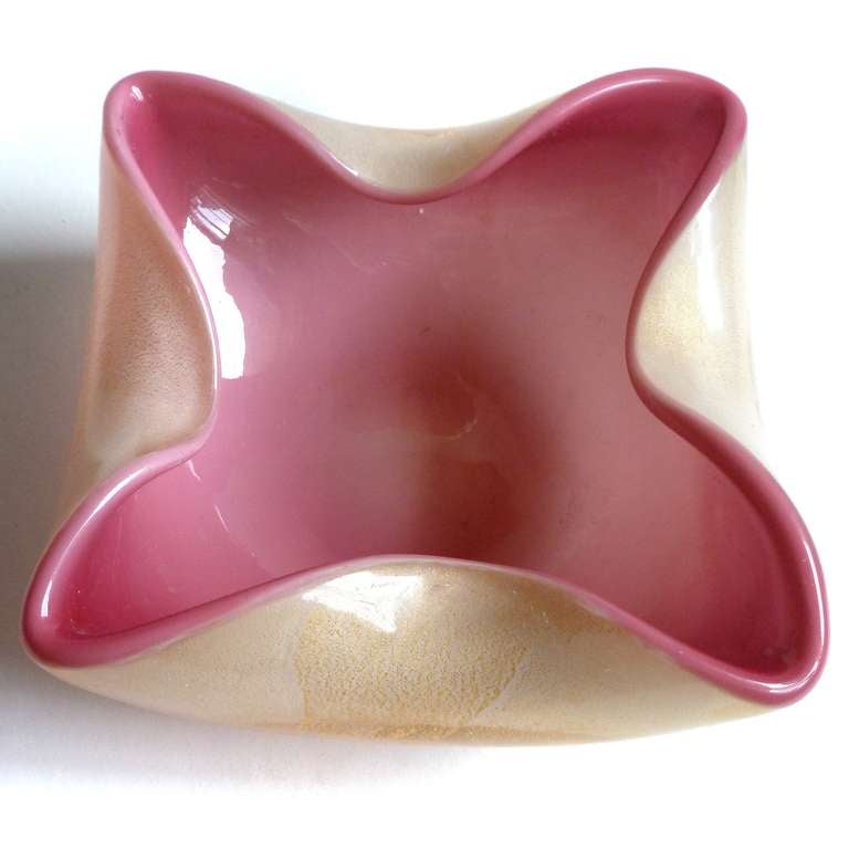 Mid-20th Century Seguso Vetri D' Arte Murano Pink Gold Flecks Italian Art Glass Bowls Vase Set