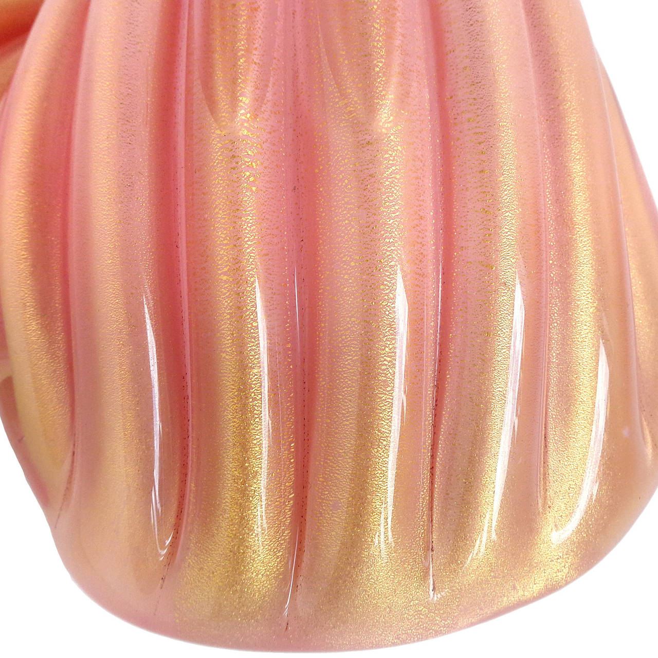 Alfredo Barbini Murano Pink, White, Gold Flecks Italian Art Glass Seashell Bowl In Excellent Condition In Kissimmee, FL