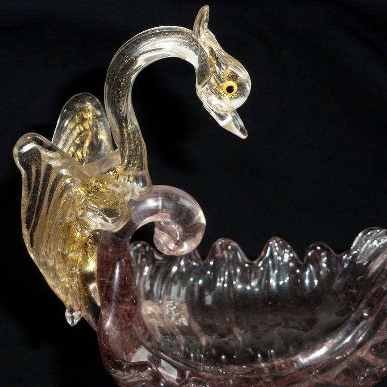 Salviati Venetian Antique Gold Flecks Swan Purple Italian Art Glass Footed Bowl In Excellent Condition In Kissimmee, FL