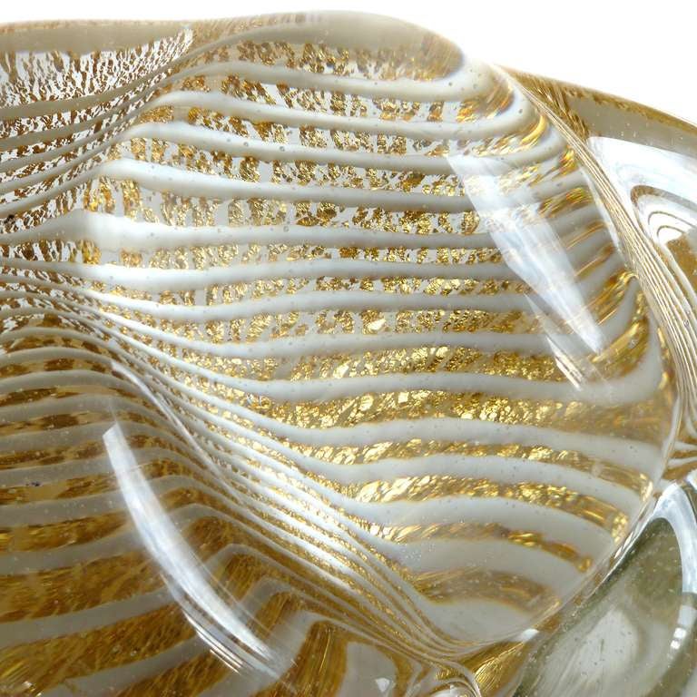 Mid-20th Century Barovier Toso Murano Gold Flecks Optic Swirl Italian Art Glass Sculptural Bowl