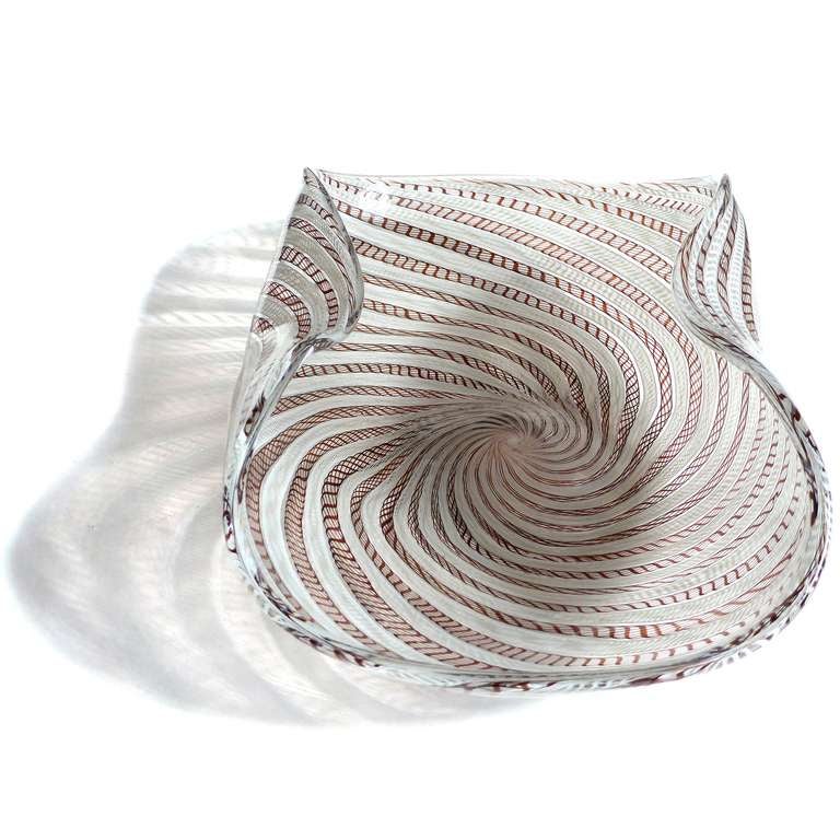 Hand-Crafted Fratelli Toso Murano Zanfirico Ribbons Aventurine Flecks Italian Art Glass Bowl