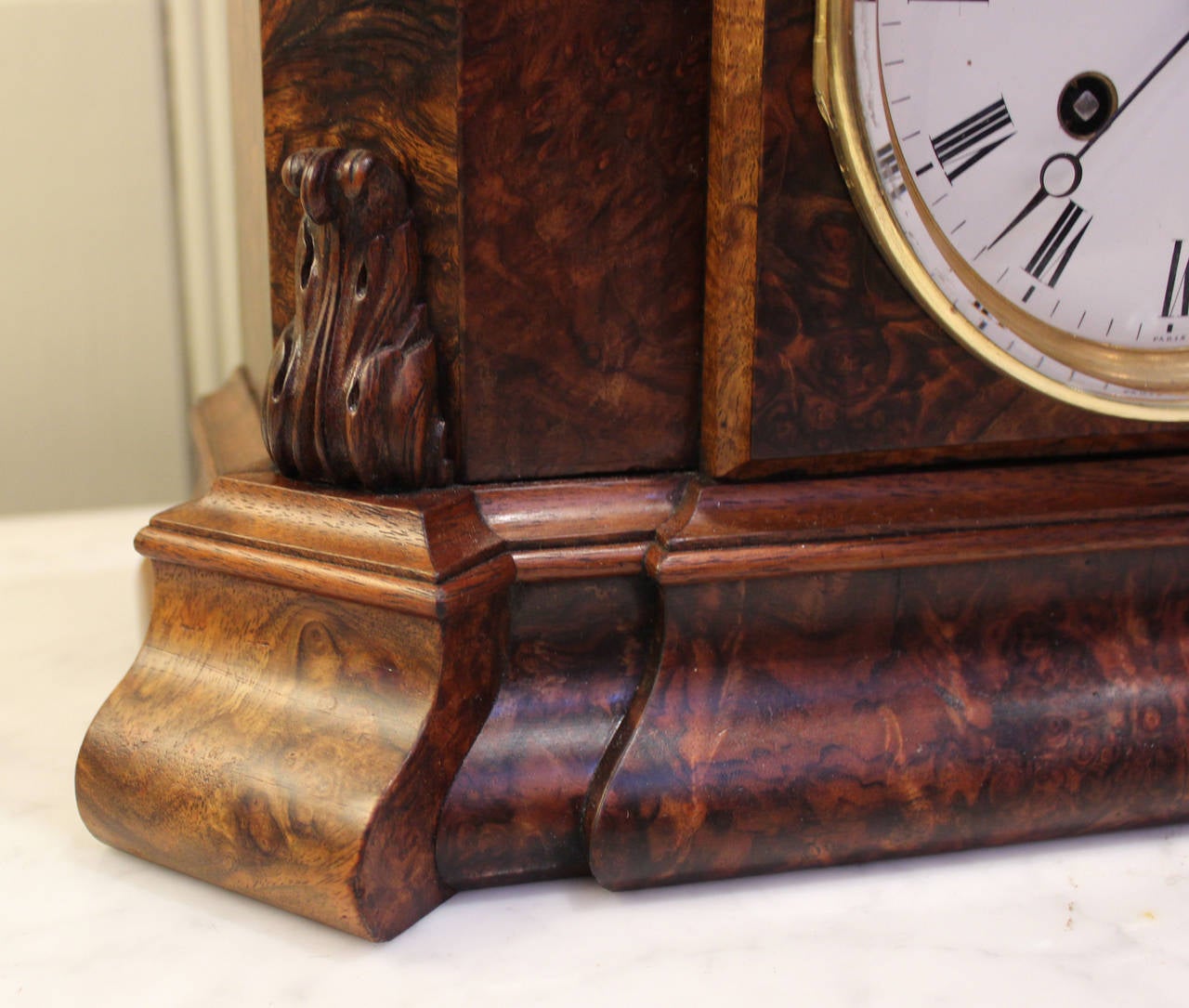 *Victorian Burr Walnut Bell Striking Mantel Clock In Good Condition In Buckinghamshire, GB