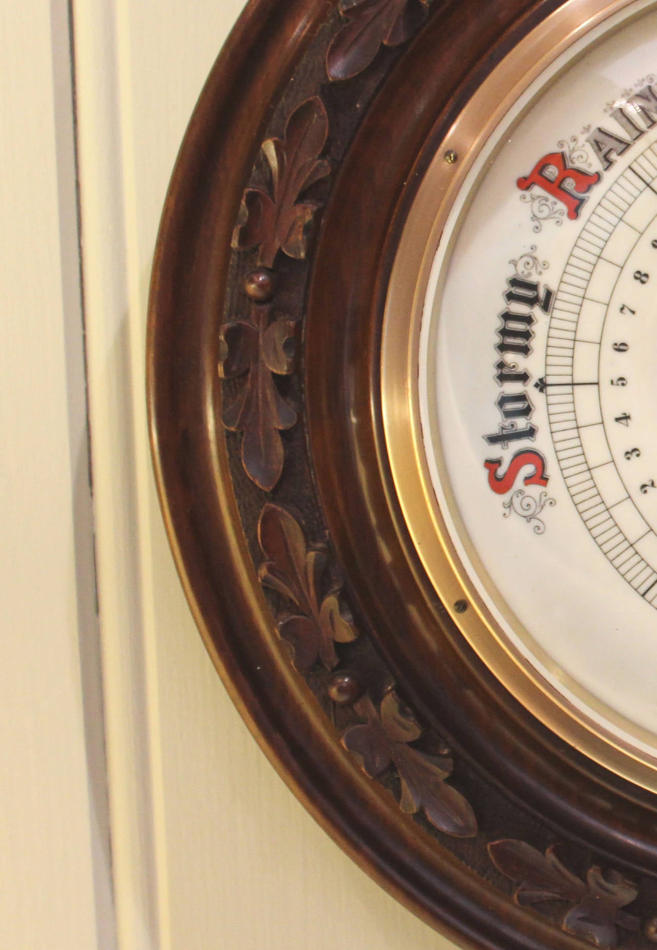 Large 13 inch Diameter Carved Beechwood Aneroid Barometer In Good Condition In Buckinghamshire, GB