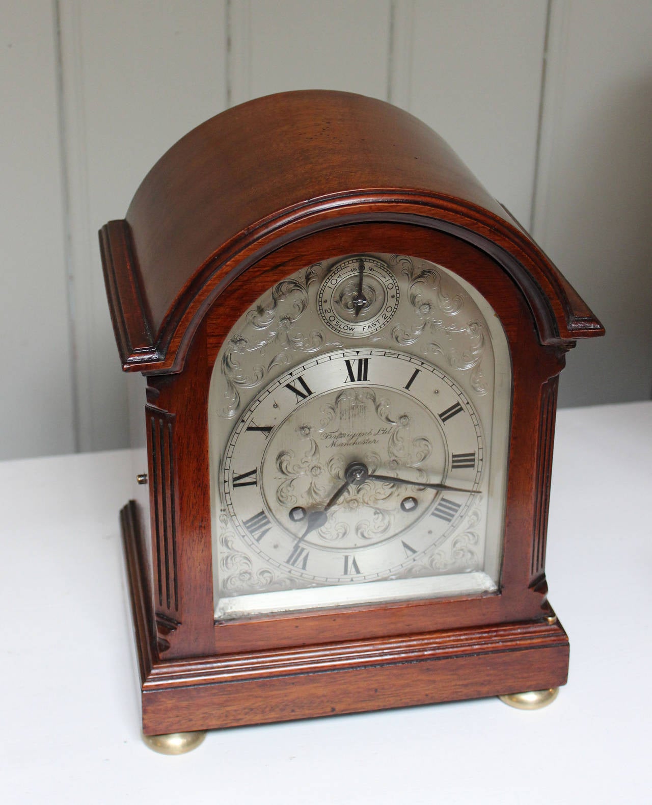 George V Mahogany English Bracket Clock In Good Condition In Buckinghamshire, GB