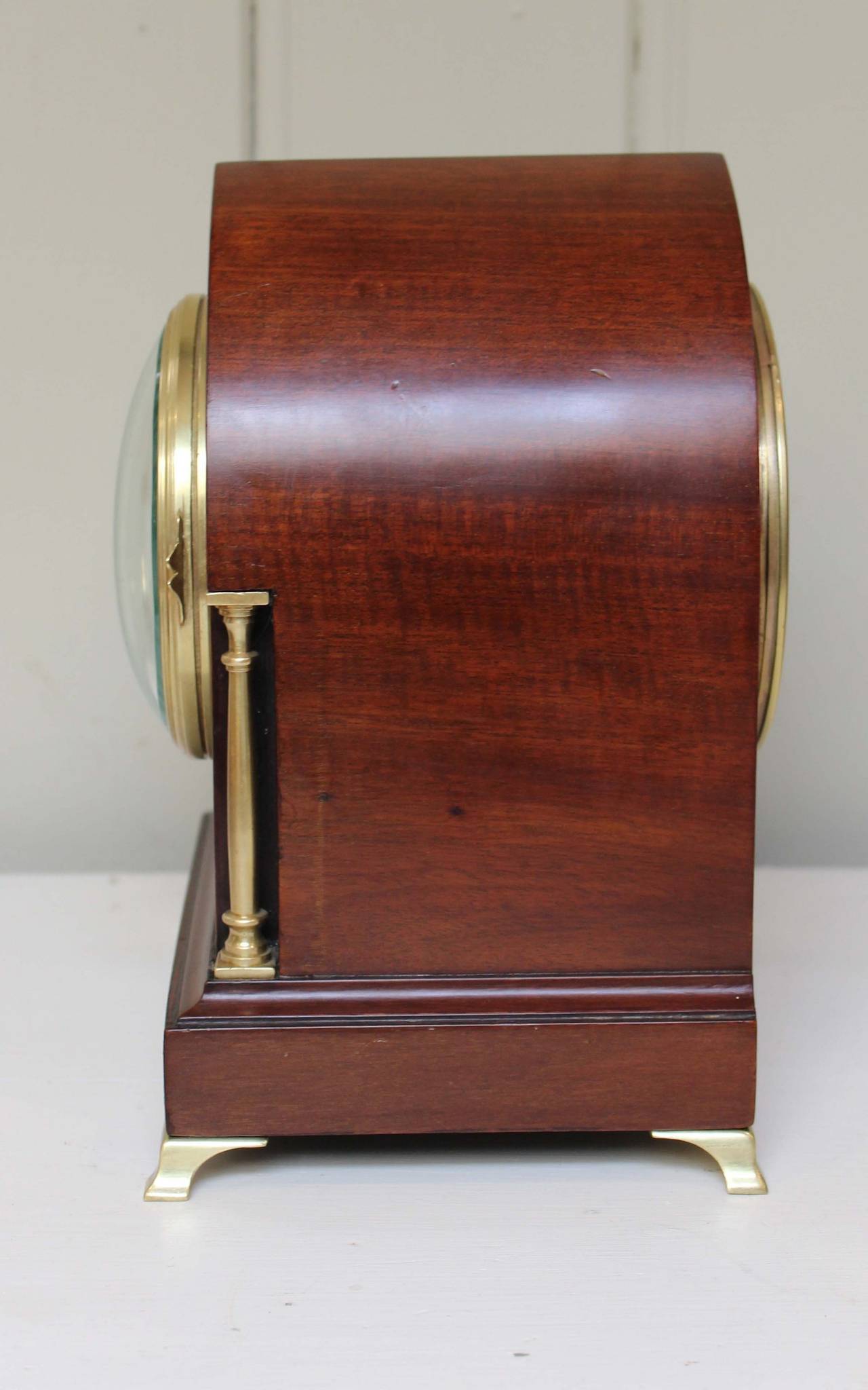 Edwardian Mahogany and Inlay Lancet-Top Mantel Clock In Good Condition In Buckinghamshire, GB