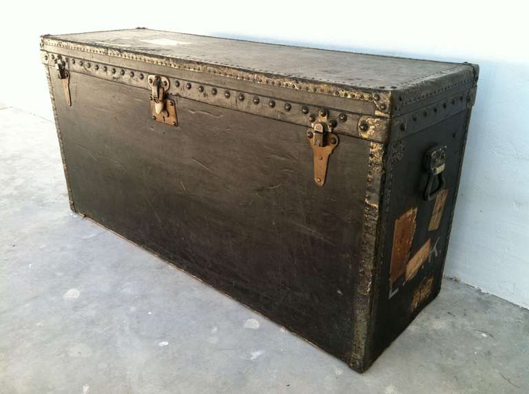 Fine & rare vintage Louis Vuitton Motoring Trunk. Authentic 'Vuittonite' canvas item fully signed serial #161449 (ca.1915). Wood constructed item with original brass hardware & leather trim. Item fully linen lined with matching lined lift out