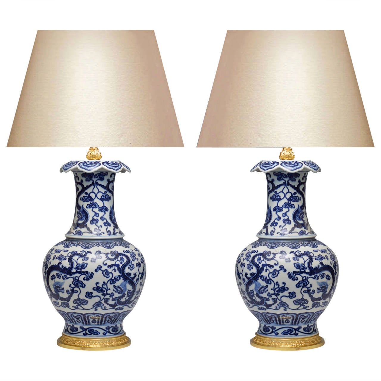 Pair Of Blue And White Porcelain Lamps For At 1stdibs Pair Of Blue And White Porcelain Lamps For