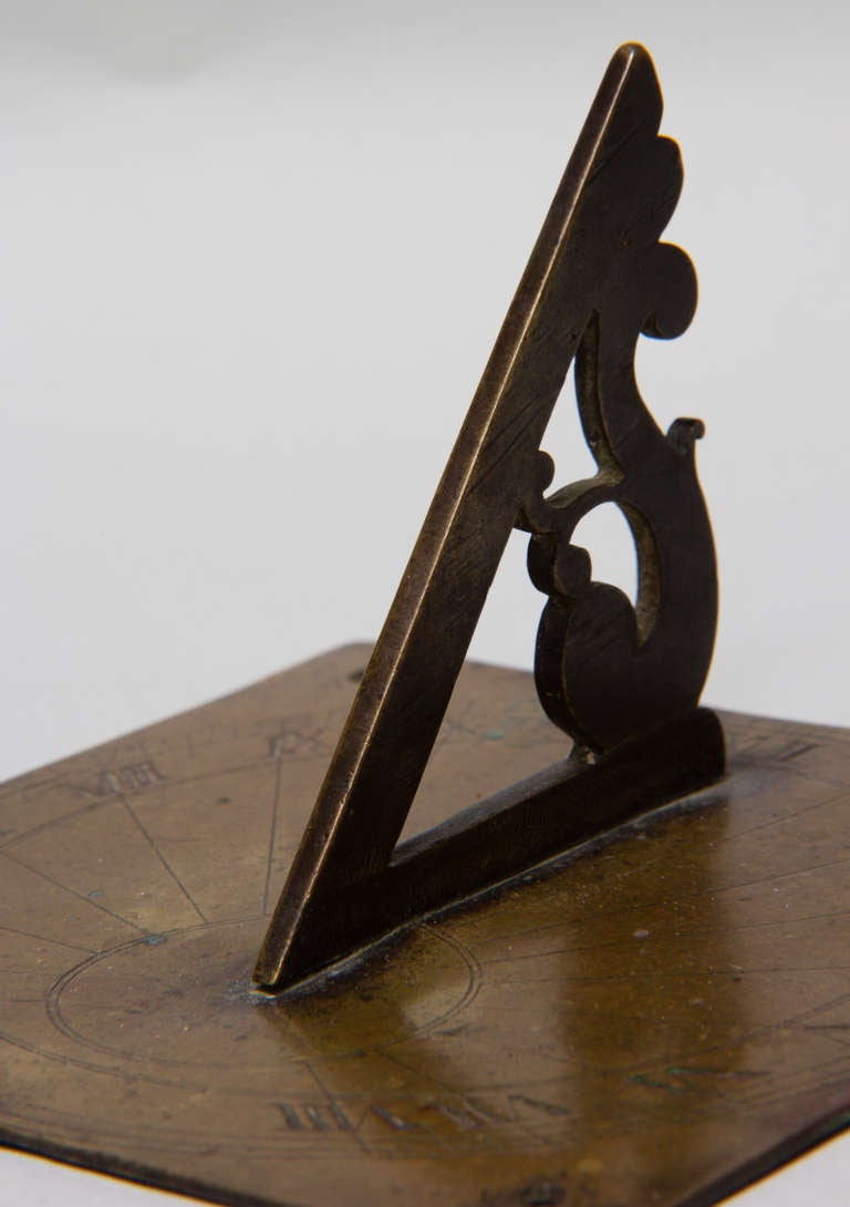 Small, Early 18th Century Sundial Plate In Excellent Condition For Sale In Kent, GB
