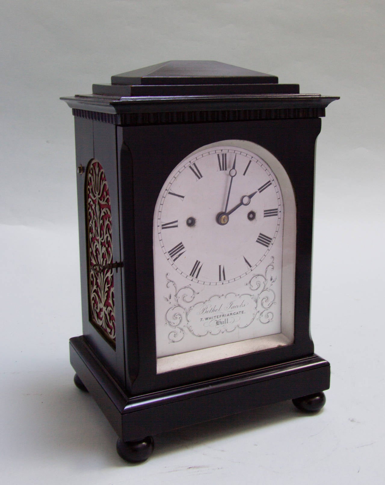 Small Ebonised Eight-Day Bracket Clock, Signed Bethel Jacobs, Hull, circa 1825 For Sale 1