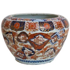 Chinese Porcelain Jardineire in the Imari Palette