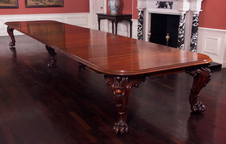 Huge Cuban Mahogany Dining Table of Outstanding Quality  Nineteenth Century In Excellent Condition For Sale In London, GB