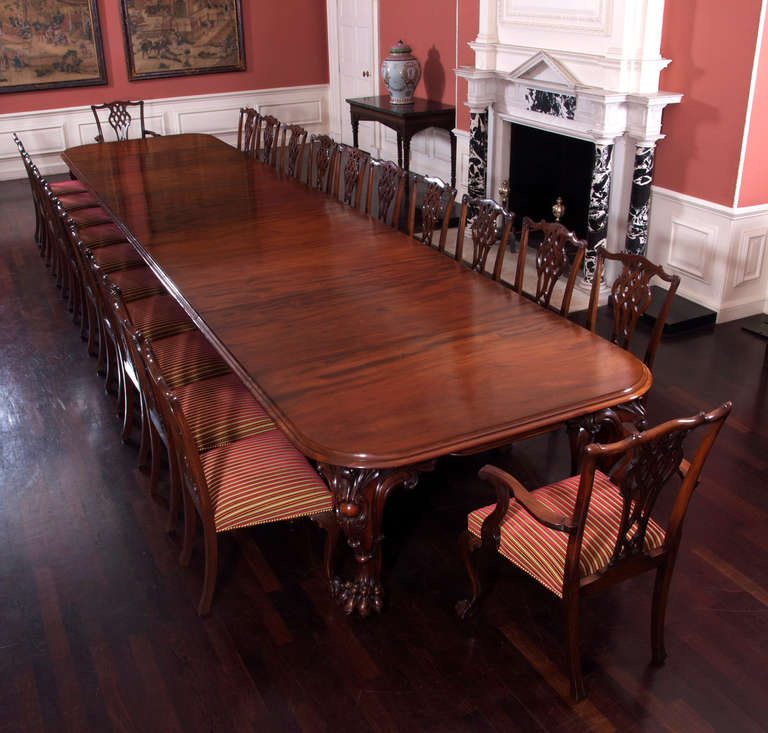 Huge Cuban Mahogany Dining Table of Outstanding Quality  Nineteenth Century For Sale 1