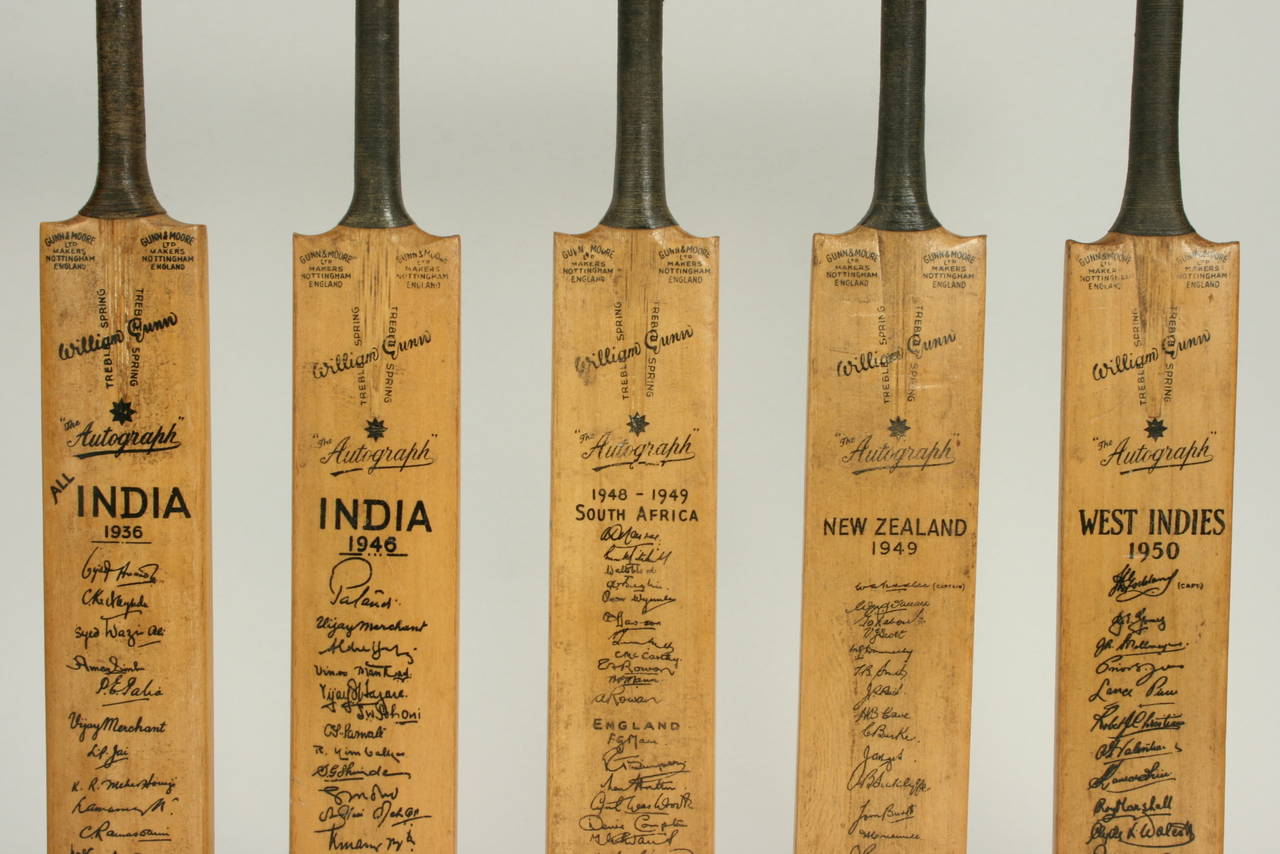 cricket bat display stand
