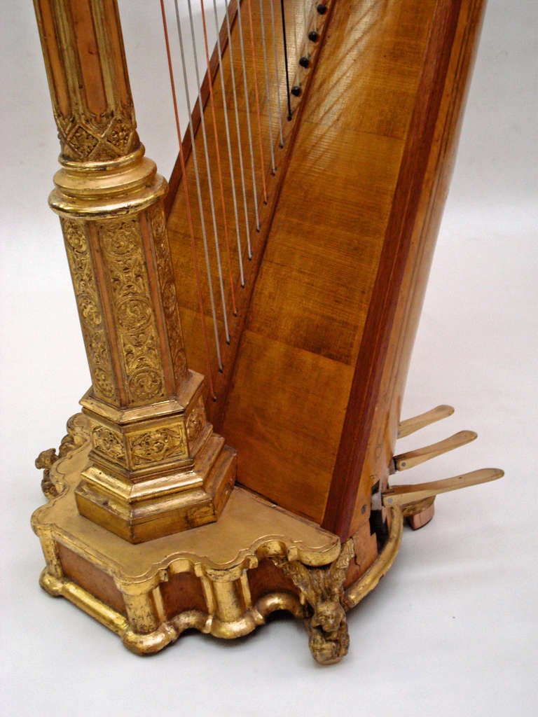 Erard Gothic Concert Harp Maple and Gold In Excellent Condition For Sale In London, GB