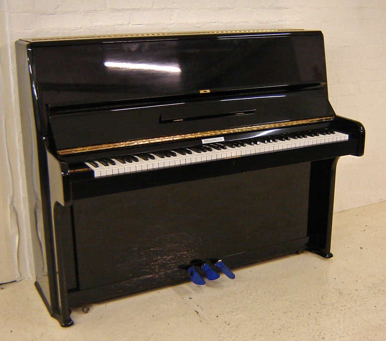 Broadwood model 22 upright piano black polished c1973 secondhand 

Full compass - 7¼ octaves – 88 notes 
3 pedals 

Rent this piano on our home rental scheme for only £35.00 per month with an initial payment of £265.00 before delivery to a