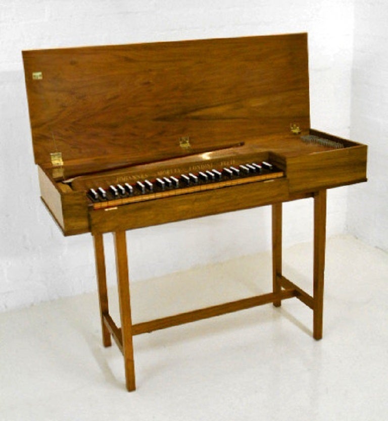 John Morley Clavichord C4 Walnut secondhand c1965 In Good Condition In London, GB
