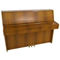 Vintage Kawai107cm modern upright piano c1981 Walnut