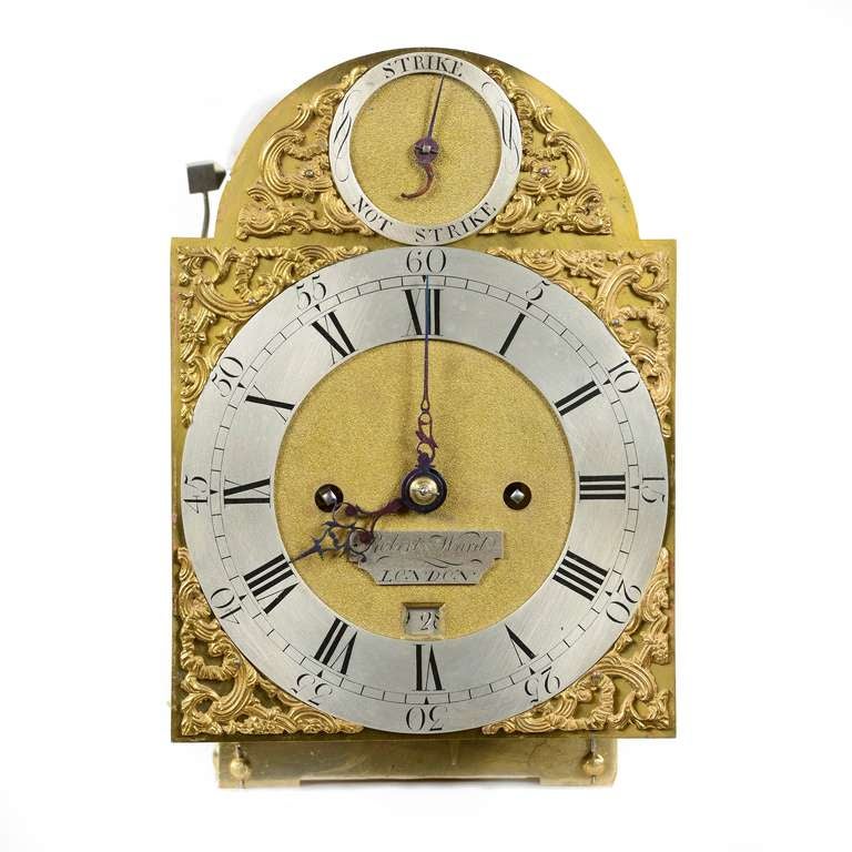 George II red lacquer bracket clock by Robert Ward, London 1