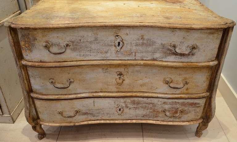 18th century serpentine front commode with original patinated paint finish and hardwares.
Alsace, France circa 1780