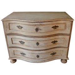 German Serpentine front Chest of Drawers 18th century
