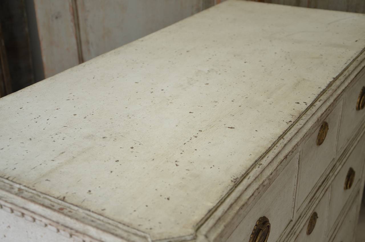 19th Century Gustavian Style Chest of Drawers In Good Condition In Charleston, SC