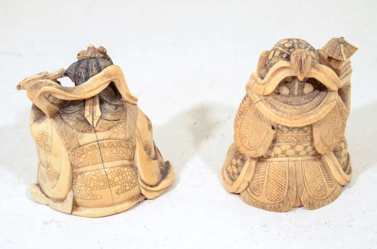 Japanese Ivory Elegantly Hand Carved Figurines In Excellent Condition For Sale In New York, NY