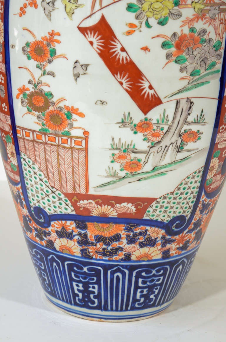 20th Century Antique Japanese Oriental Hand Painted Porcelain Ceramic Imari vase