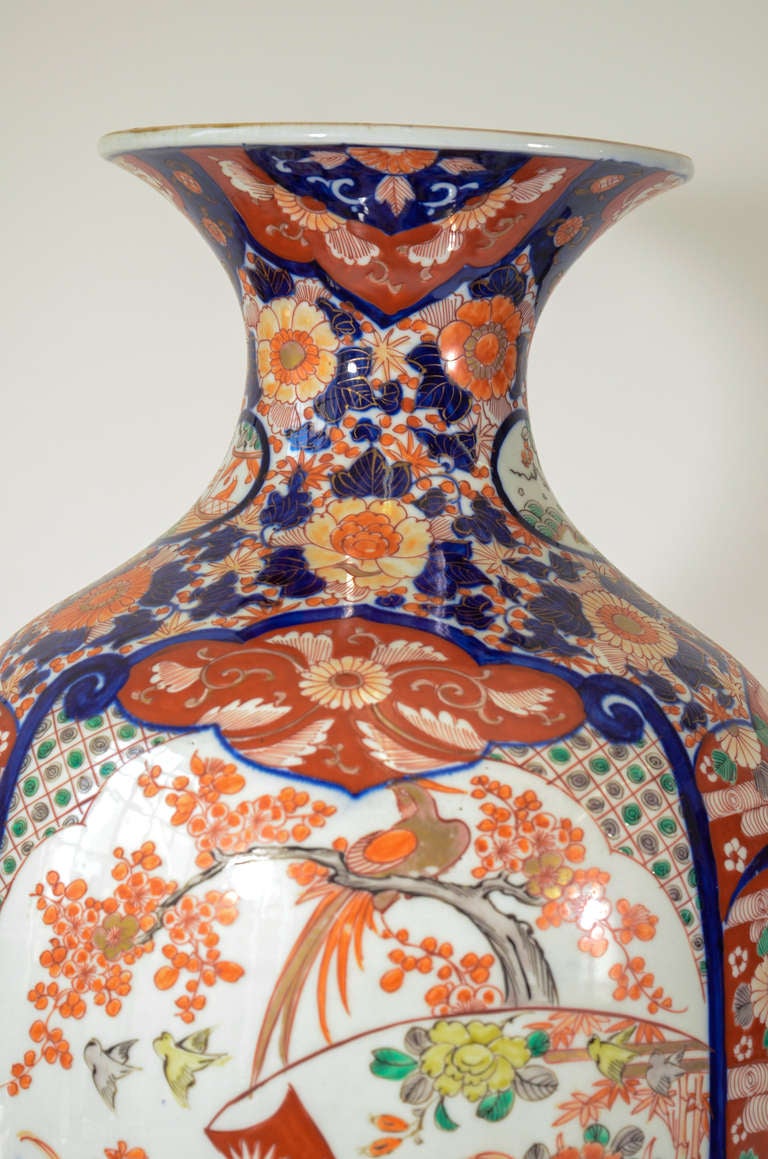 Antique Japanese Oriental Hand Painted Porcelain Ceramic Imari vase 1