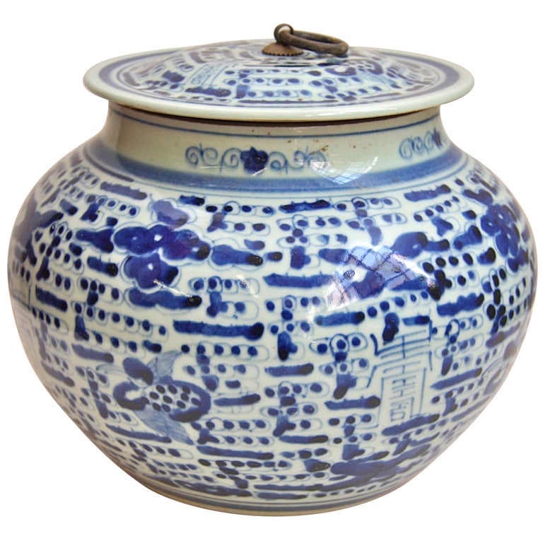 Chinese Blue and White Porcelain Ceramic Covered Jar or Lamp Base  For Sale
