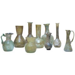 Pequeña colección de vasos de vidrio romanos