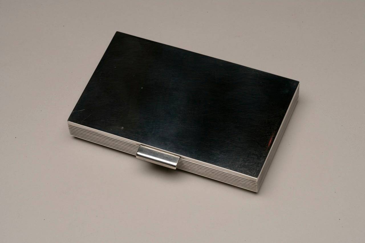 Georg Jensen box, no. 712 by Sigvard Bernadotte In Excellent Condition In San Francisco, CA