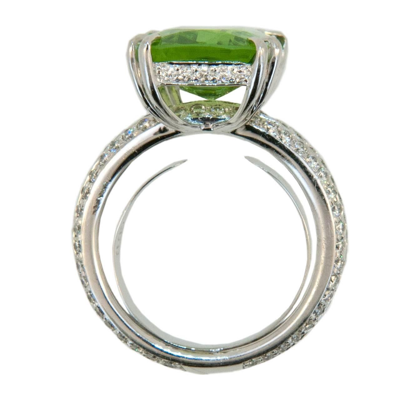 Emerald Cut Laura Munder Brilliant 8.82 Carat Peridot Diamond Gold Ring