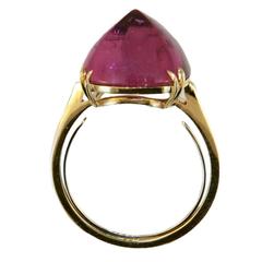  Laura Munder Sugarloaf Cut 8.90 carat Rubellite Tourmaline Gold Ring