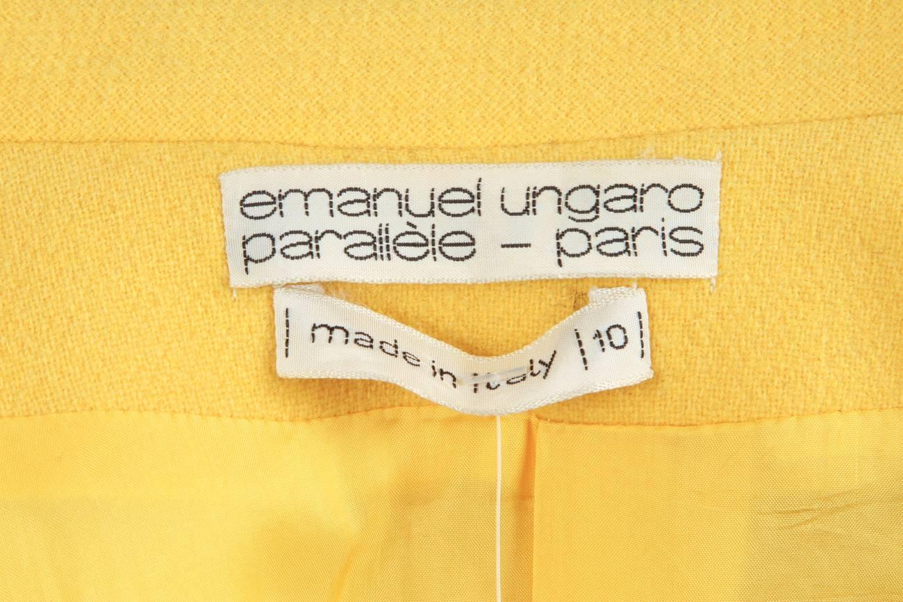1970s Ungaro Yellow Wool Space Age Coat w/Belt & Oversized Yellow Enamel Buttons In Excellent Condition In Studio City, CA