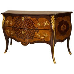 Elegant 18th Century Two-Drawer Commode with Gilt Bronze Trim 5